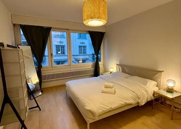 Friendly & Calm In Apartment *